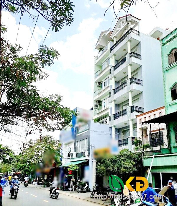 Bán gấp khách sạn 7 lầu mặt tiền đường Nguyễn Tất Thành quận 4.